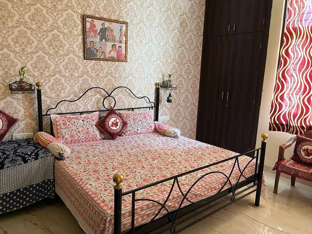 Double bed floral bed sheet