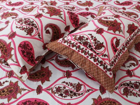 Utsav Print | 70x100 Inches Diwan Pure Cotton Bedsheet | 2 Pillow Covers | Fast Colours - Image 4